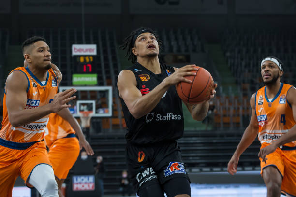 拜仁19岁小将特尔 赛季至今9场292分钟0球0助攻.