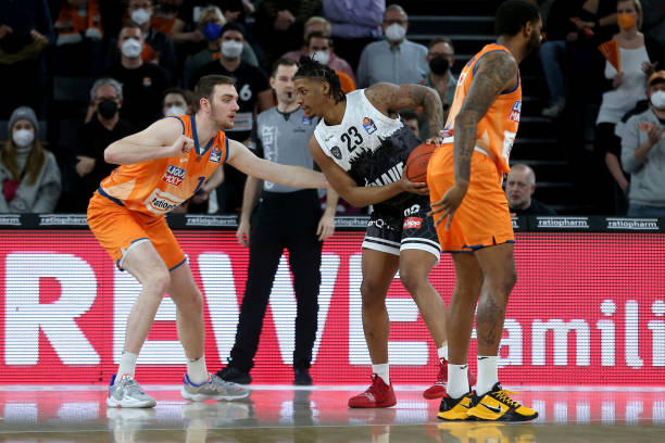 特别是在俱 特别是在俱