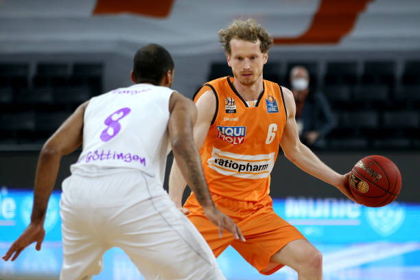 讨论多有浮 讨论多有浮